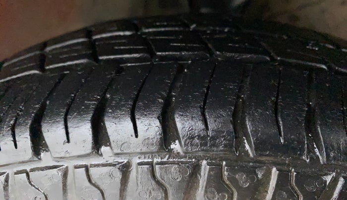 2012 Maruti Alto LXI, Petrol, Manual, 89,565 km, Right Front Tyre Tread