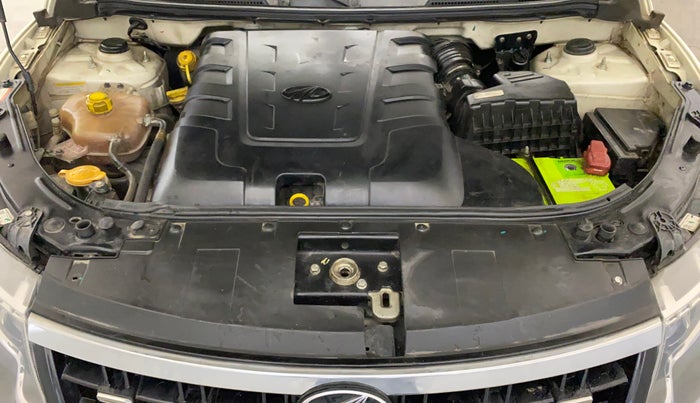 2021 Mahindra XUV500 W7, Diesel, Manual, 93,592 km, Engine View