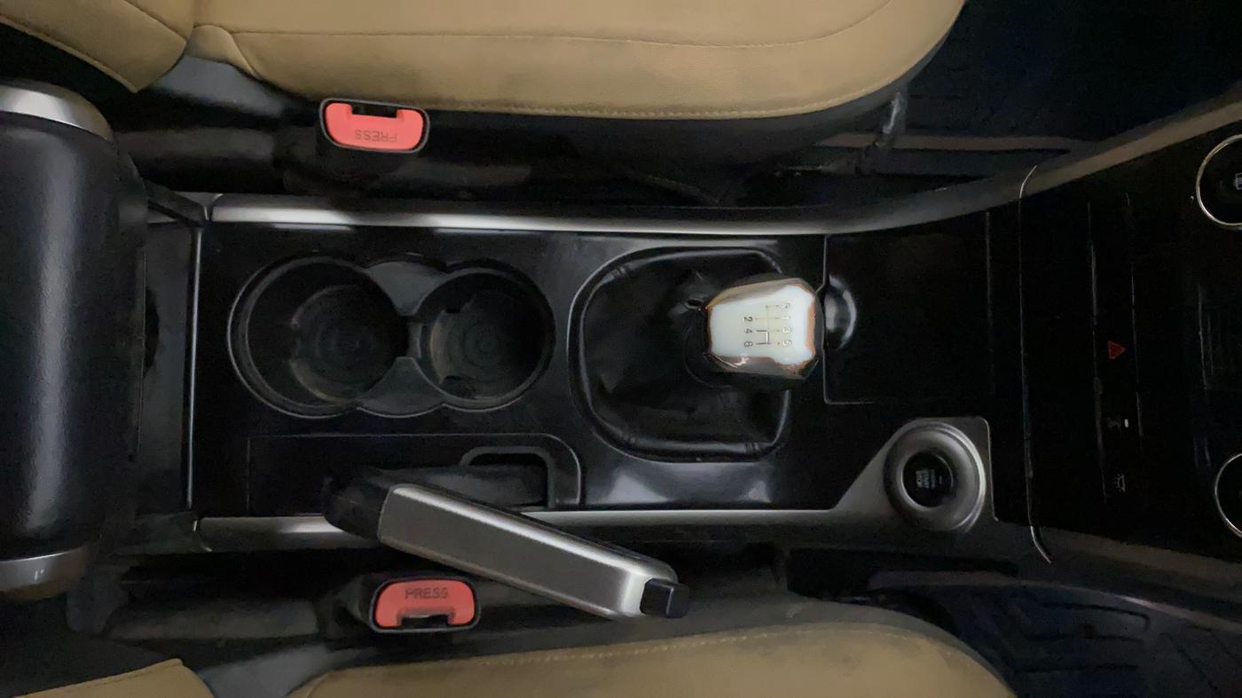 2021 Mahindra XUV500 W7, Diesel, Manual, 93,552 km, Gear Lever
