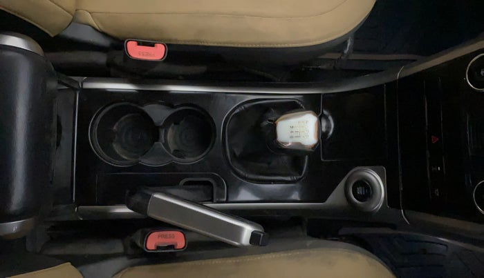 2021 Mahindra XUV500 W7, Diesel, Manual, 93,592 km, Gear Lever