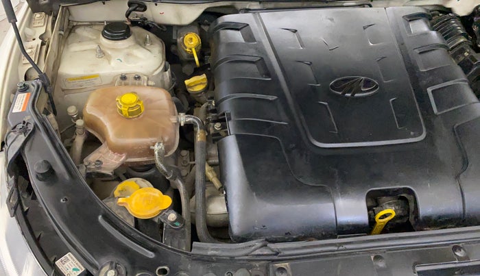 2021 Mahindra XUV500 W7, Diesel, Manual, 93,592 km, Engine View - Right