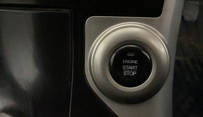 2021 Mahindra XUV500 W7, Diesel, Manual, 93,592 km, Keyless Start/ Stop Button