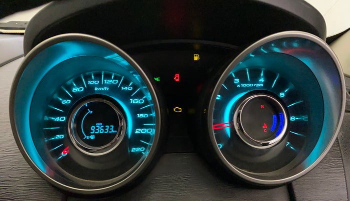 2021 Mahindra XUV500 W7, Diesel, Manual, 93,592 km, Odometer Image