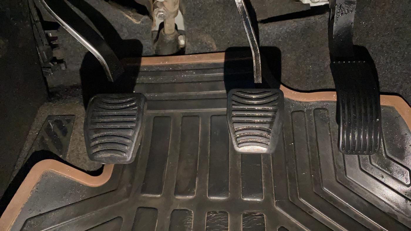 2021 Mahindra XUV500 W7, Diesel, Manual, 93,552 km, Pedals