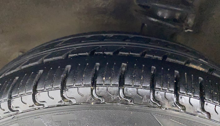 2017 Maruti Alto K10 VXI (O) AMT, Petrol, Automatic, 73,289 km, Left Front Tyre Tread