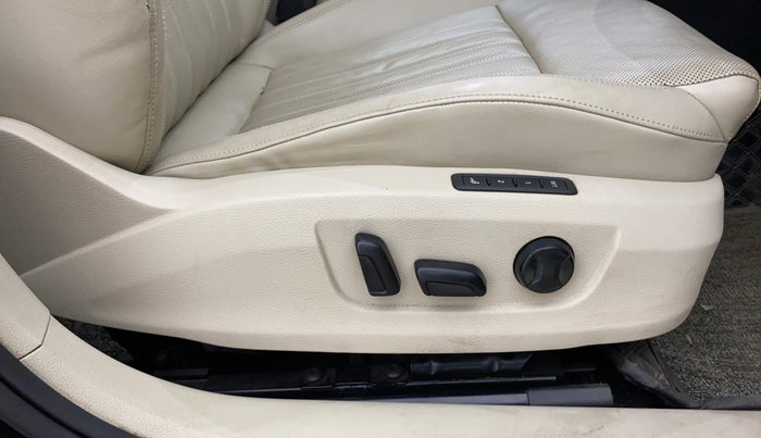 2016 Skoda Superb L&K 1.8 TSI AT, Petrol, Automatic, 70,037 km, Driver Side Adjustment Panel