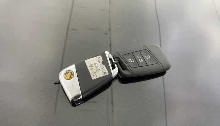 2016 Skoda Superb L&K 1.8 TSI AT, Petrol, Automatic, 70,037 km, Key Close Up