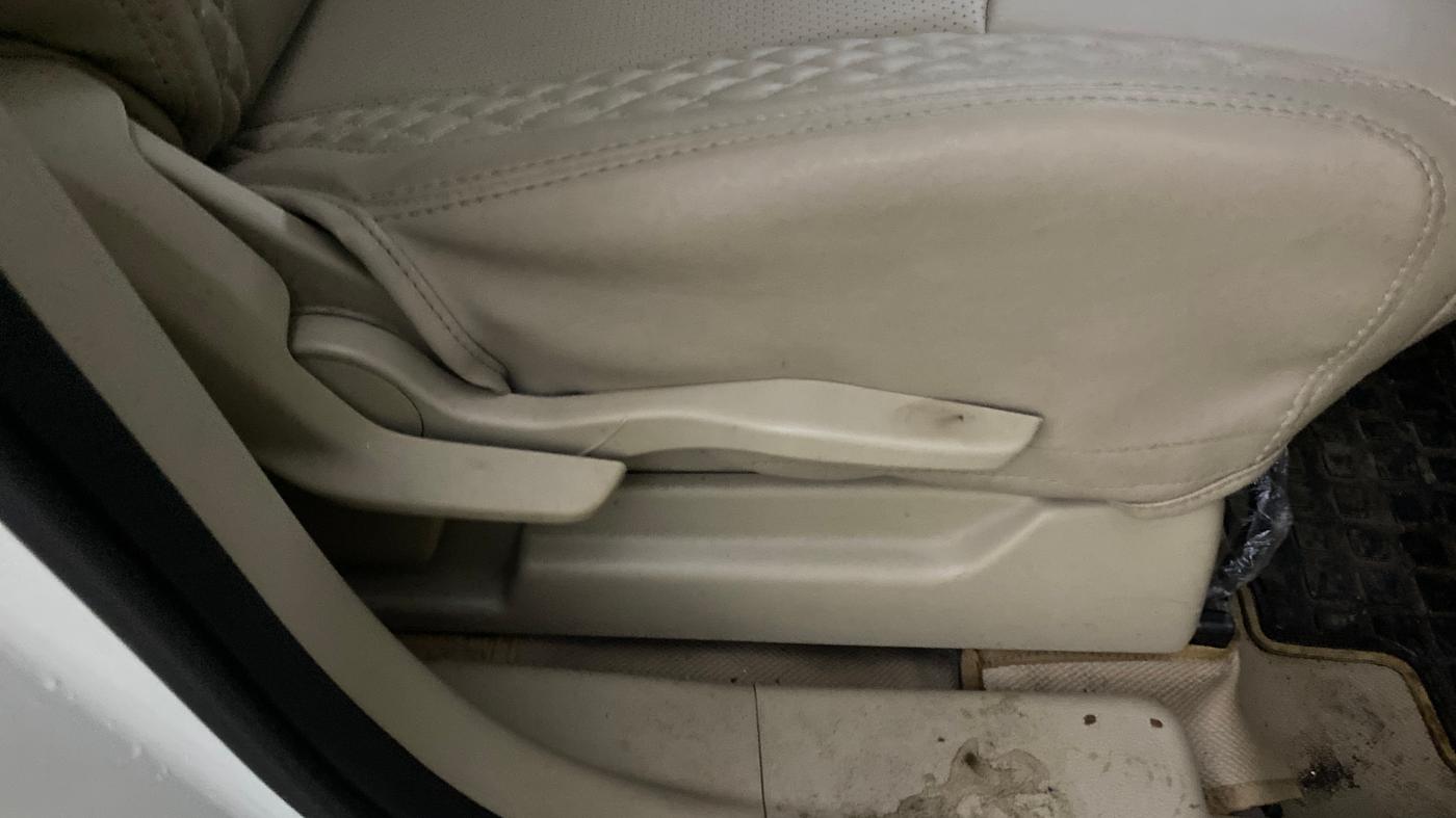 2019 Maruti Ertiga ZXI AT SHVS, Petrol, Automatic, 10,186 km, Driver Side Adjustment Panel