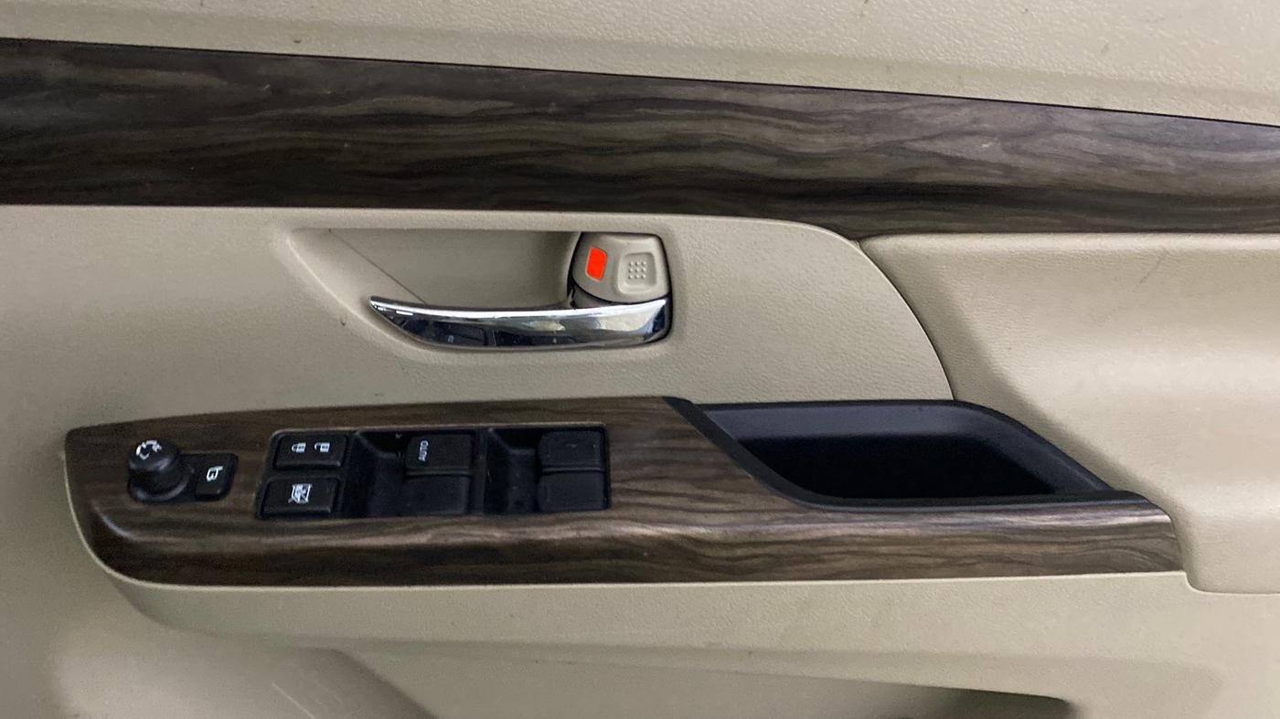 2019 Maruti Ertiga ZXI AT SHVS, Petrol, Automatic, 10,186 km, Driver Side Door Panels Control