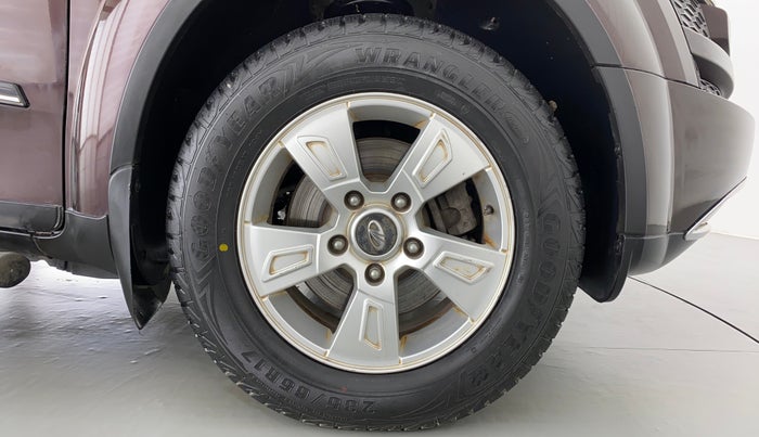 2015 Mahindra XUV500 W8 FWD, Diesel, Manual, 43,416 km, Right Front Wheel