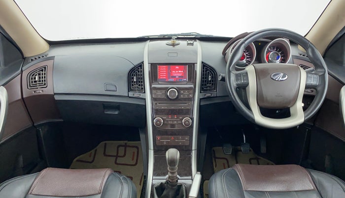 2015 Mahindra XUV500 W8 FWD, Diesel, Manual, 43,416 km, Dashboard