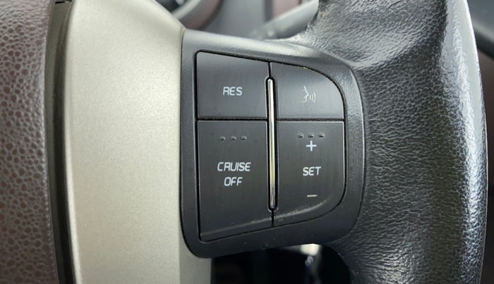 2015 Mahindra XUV500 W8 FWD, Diesel, Manual, 43,416 km, Adaptive Cruise Control