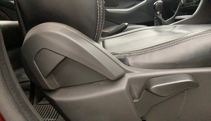 2017 Ford New Figo TITANIUM 1.2 PETROL MT, Petrol, Manual, 34,264 km, Driver Side Adjustment Panel