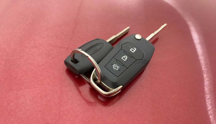 2017 Ford New Figo TITANIUM 1.2 PETROL MT, Petrol, Manual, 34,264 km, Key Close Up