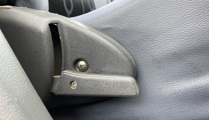 2015 Maruti Alto 800 VXI, Petrol, Manual, 51,074 km, Driver Side Adjustment Panel