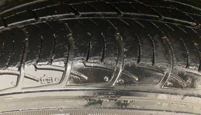 2017 Volkswagen Polo COMFORTLINE 1.2L, Petrol, Manual, 24,981 km, Left Rear Tyre Tread