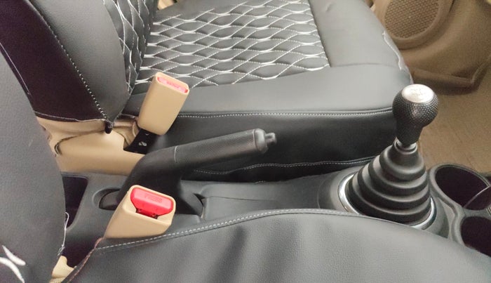 2014 Honda Amaze 1.5L I-DTEC S, Diesel, Manual, 76,215 km, Gear Lever