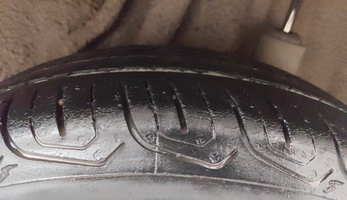 2014 Honda Amaze 1.5L I-DTEC S, Diesel, Manual, 76,215 km, Left Rear Tyre Tread