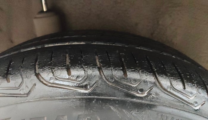 2014 Honda Amaze 1.5L I-DTEC S, Diesel, Manual, 76,215 km, Right Rear Tyre Tread