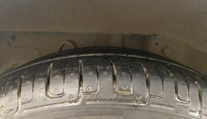 2014 Hyundai Eon 1.0 MAGNA +, Petrol, Manual, 52,140 km, Right Rear Tyre Tread