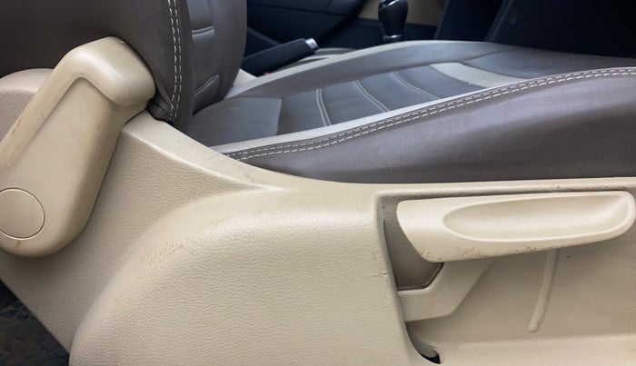 2017 Volkswagen Ameo HIGHLINE1.5L, Diesel, Manual, 1,30,721 km, Driver Side Adjustment Panel