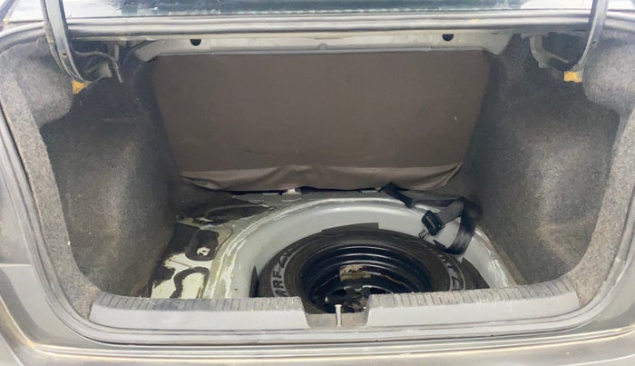 2017 Volkswagen Ameo HIGHLINE1.5L, Diesel, Manual, 1,30,721 km, Boot Inside