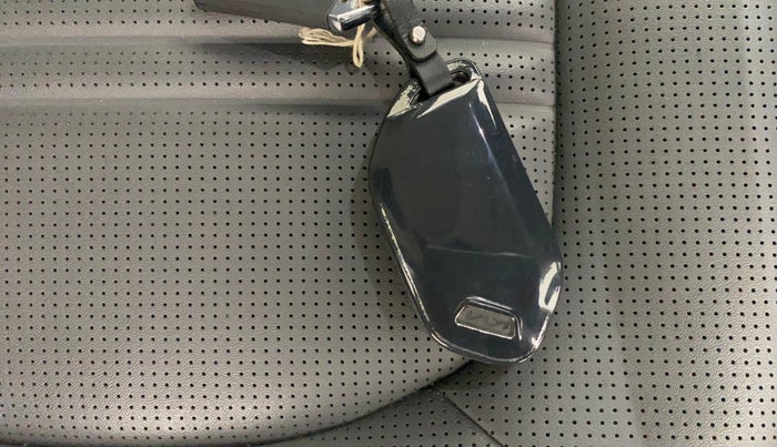 2025 KIA SYROS HTX Plus (O) 1.0 Turbo 7DCT, Petrol, Automatic, 8,832 km, Key Close Up