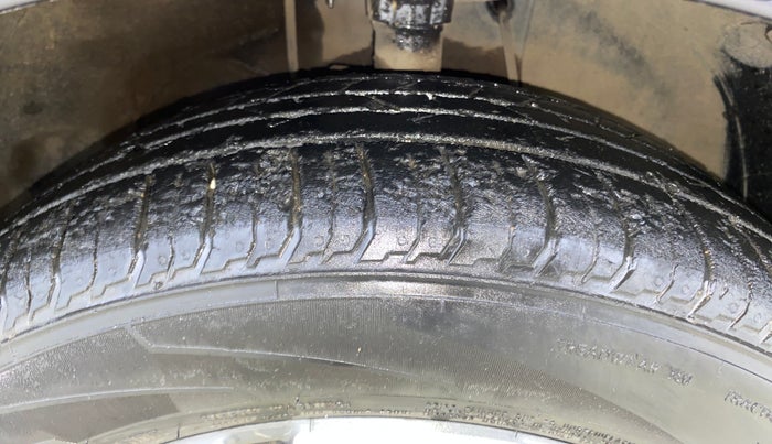 2022 Hyundai NEW I20 ASTA (O) 1.2 AT, Petrol, Automatic, 36,151 km, Right Front Tyre Tread