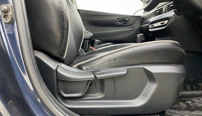 2022 Hyundai NEW I20 ASTA (O) 1.2 AT, Petrol, Automatic, 36,151 km, Driver Side Adjustment Panel