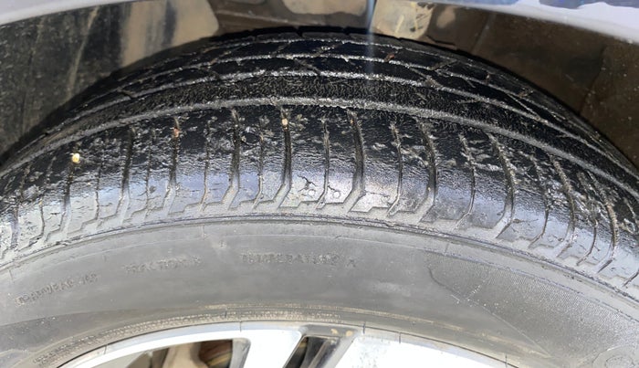 2022 Hyundai NEW I20 ASTA (O) 1.2 AT, Petrol, Automatic, 36,151 km, Left Front Tyre Tread