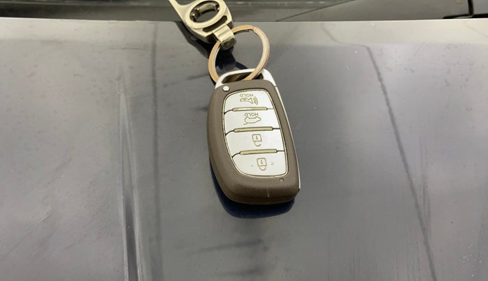 2022 Hyundai NEW I20 ASTA (O) 1.2 AT, Petrol, Automatic, 36,151 km, Key Close Up