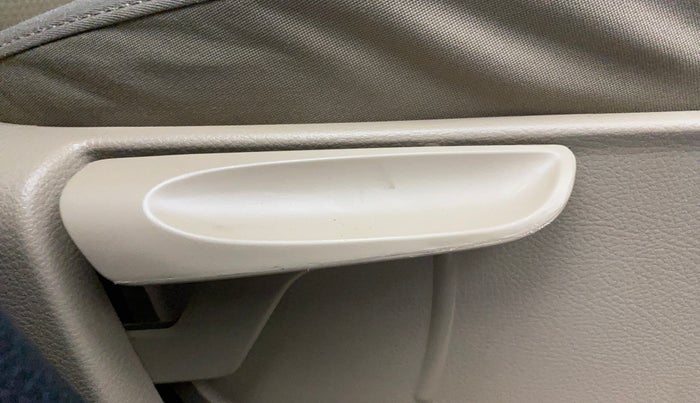 2017 Volkswagen Ameo COMFORTLINE 1.2L, Petrol, Manual, 19,495 km, Driver Side Adjustment Panel