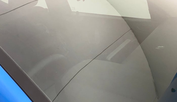 2022 Renault Kiger RXZ MT, Petrol, Manual, 10,982 km, Front windshield - Minor spot on windshield