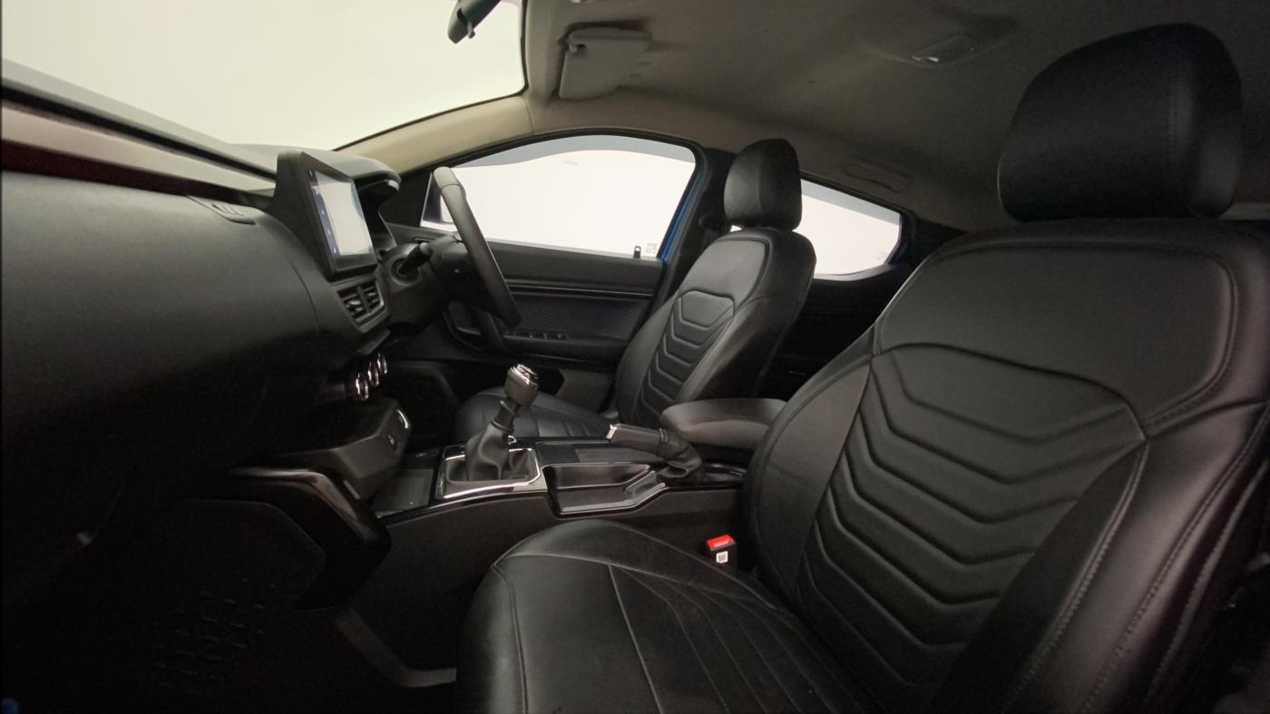 2022 Renault Kiger RXZ MT, Petrol, Manual, 10,982 km, Right Side Front Door Cabin