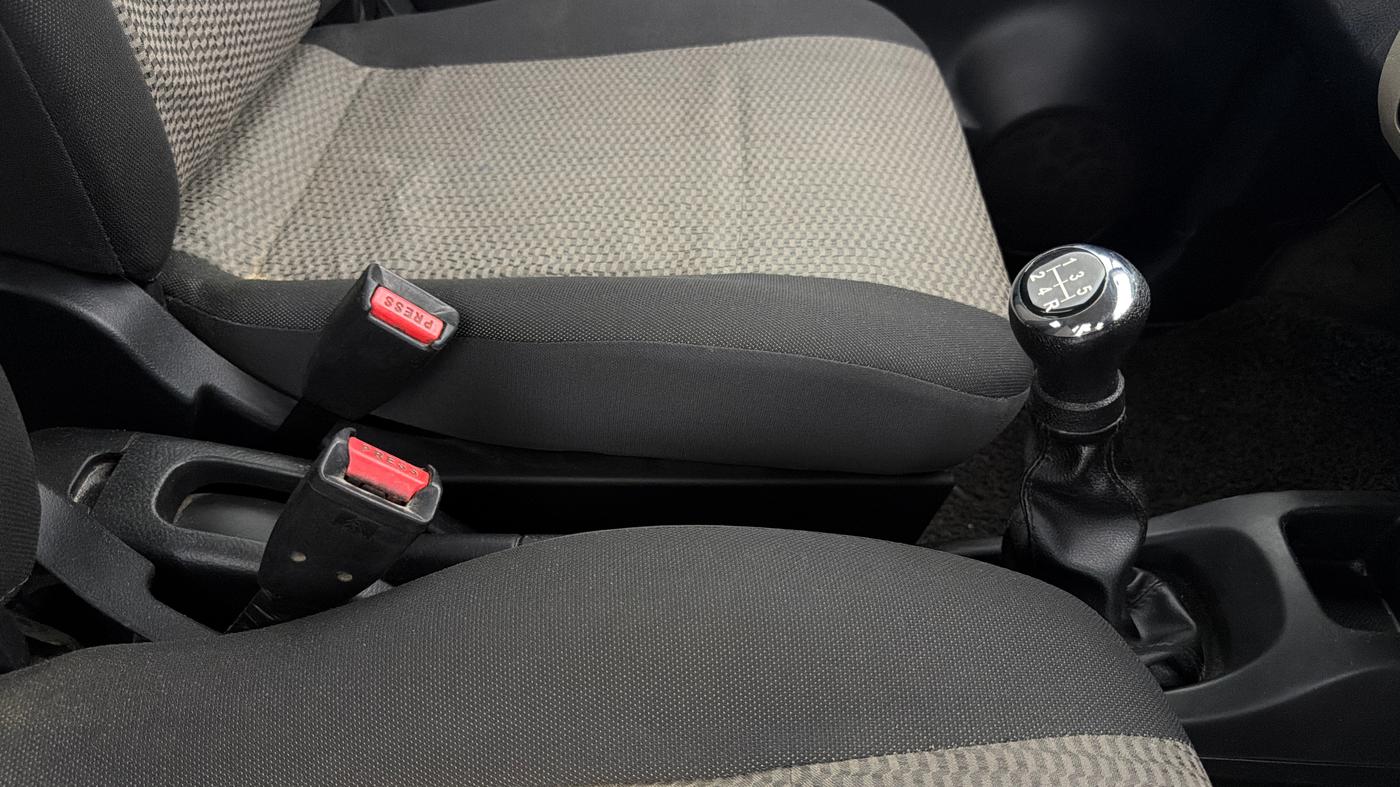 2015 Maruti Wagon R 1.0 LXI, CNG, Manual, 74,541 km, Gear Lever