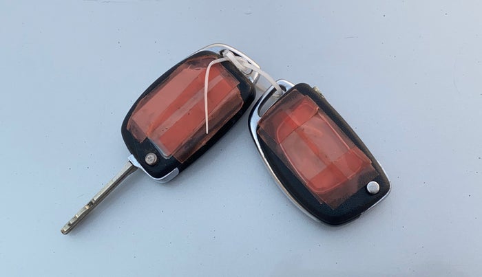 2014 Hyundai Xcent S 1.2, Petrol, Manual, 1,29,125 km, Key Close Up