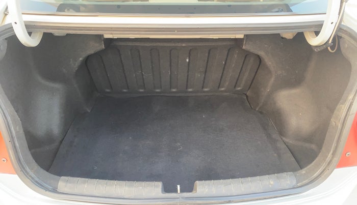 2014 Hyundai Xcent S 1.2, Petrol, Manual, 1,29,125 km, Boot Inside