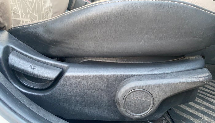 2014 Hyundai Xcent S 1.2, Petrol, Manual, 1,29,125 km, Driver Side Adjustment Panel