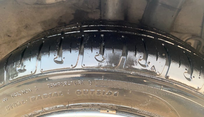 2014 Hyundai Xcent S 1.2, Petrol, Manual, 1,29,125 km, Left Rear Tyre Tread