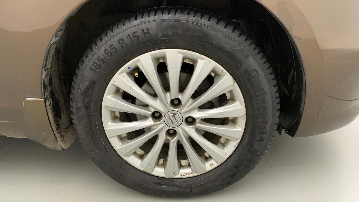 2014 Maruti Ciaz ZDI, Diesel, Manual, 1,19,250 km, Right Front Wheel