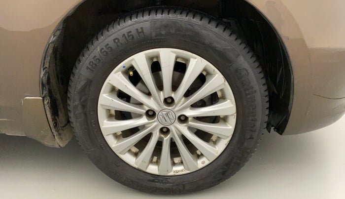 2014 Maruti Ciaz ZDI, Diesel, Manual, 1,19,250 km, Right Front Wheel