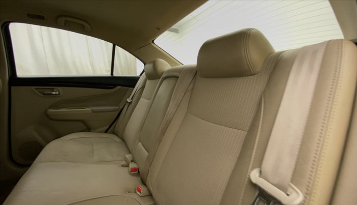 2014 Maruti Ciaz ZDI, Diesel, Manual, 1,19,250 km, Right Side Rear Door Cabin