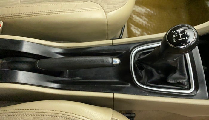 2014 Maruti Ciaz ZDI, Diesel, Manual, 1,19,250 km, Gear Lever