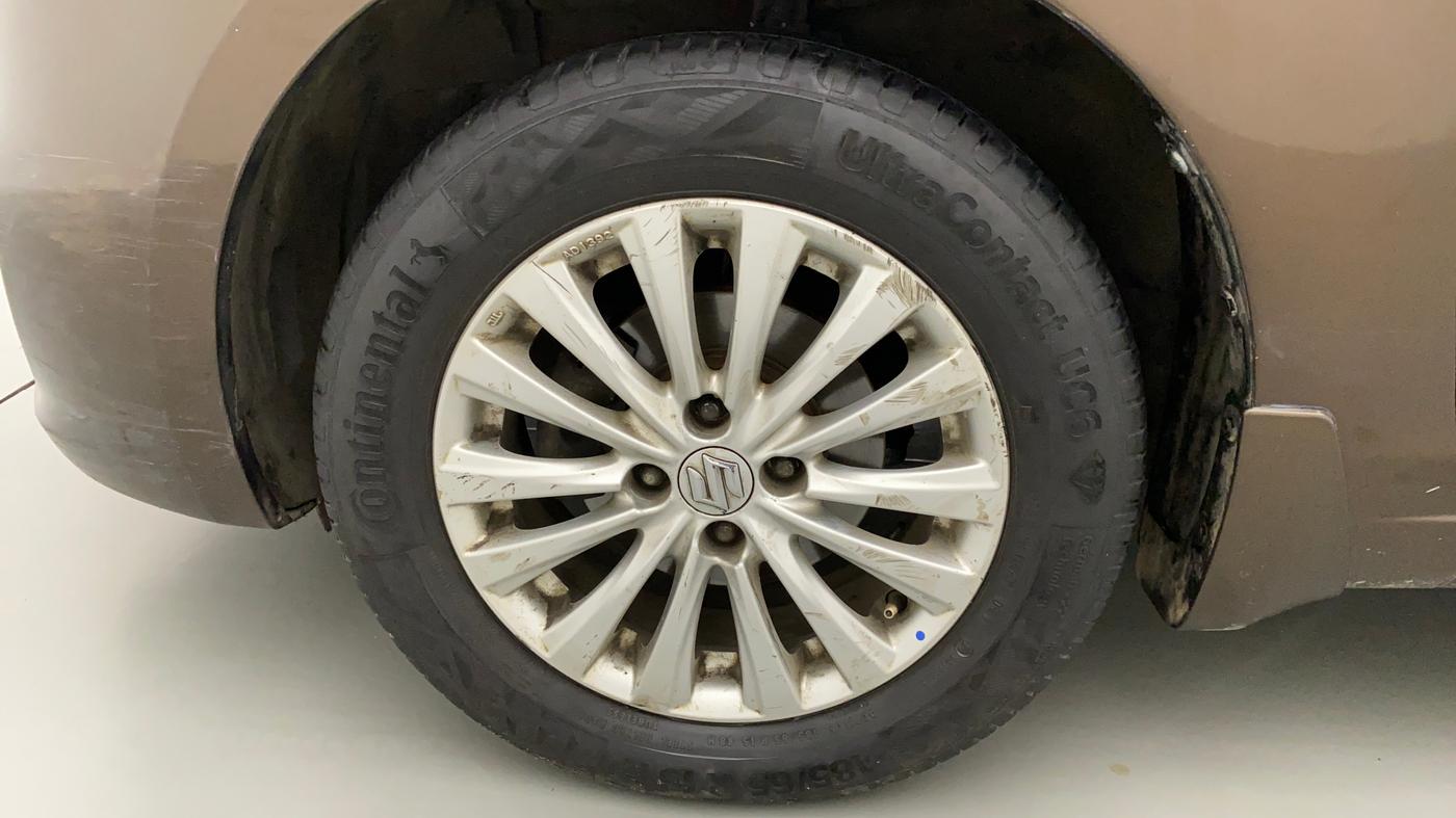 2014 Maruti Ciaz ZDI, Diesel, Manual, 1,19,250 km, Left Front Wheel