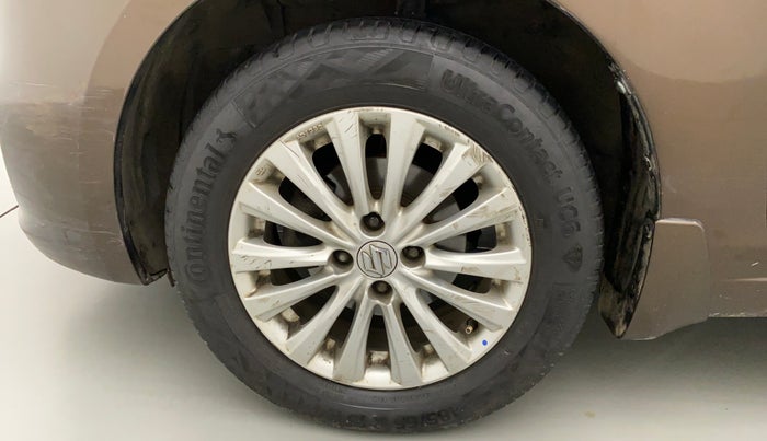 2014 Maruti Ciaz ZDI, Diesel, Manual, 1,19,250 km, Left Front Wheel