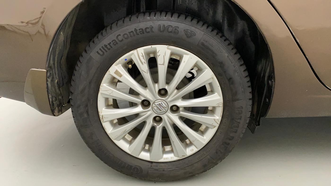 2014 Maruti Ciaz ZDI, Diesel, Manual, 1,19,250 km, Right Rear Wheel