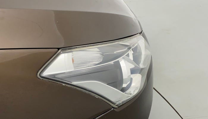 2014 Maruti Ciaz ZDI, Diesel, Manual, 1,19,250 km, Right headlight - Minor scratches