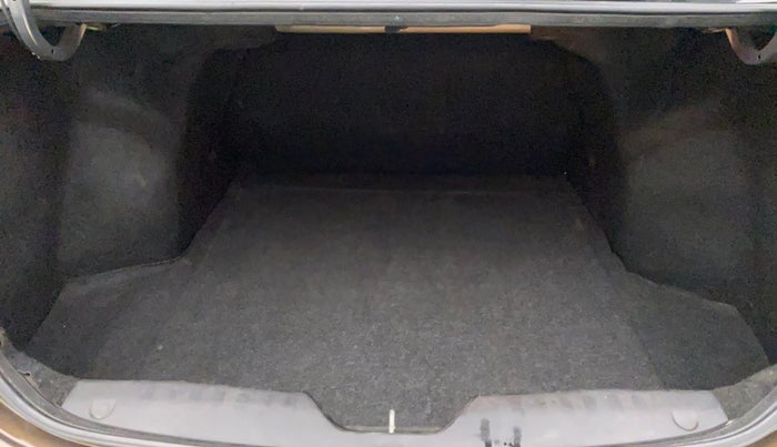 2014 Maruti Ciaz ZDI, Diesel, Manual, 1,19,250 km, Boot Inside