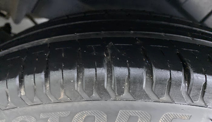2020 Maruti Dzire VXI, Petrol, Manual, 17,573 km, Left Rear Tyre Tread