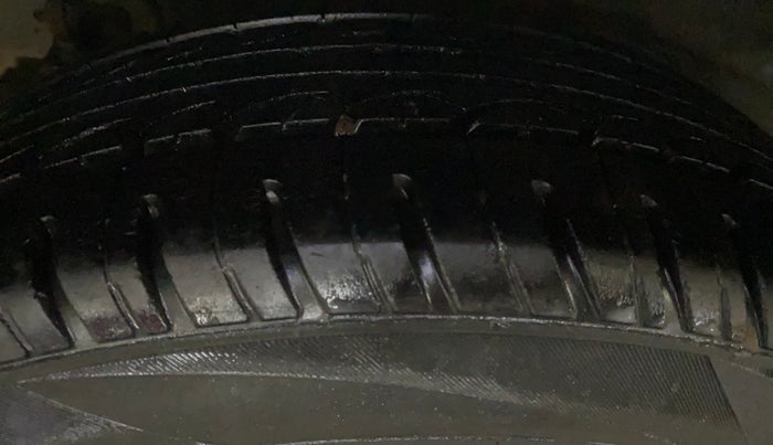 2016 Hyundai Grand i10 1.2 SPORTZ PRIME EDITION VTVT, Petrol, Manual, 89,568 km, Right Rear Tyre Tread